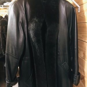 3/4 length Leather jacket With a Fox tuxedo